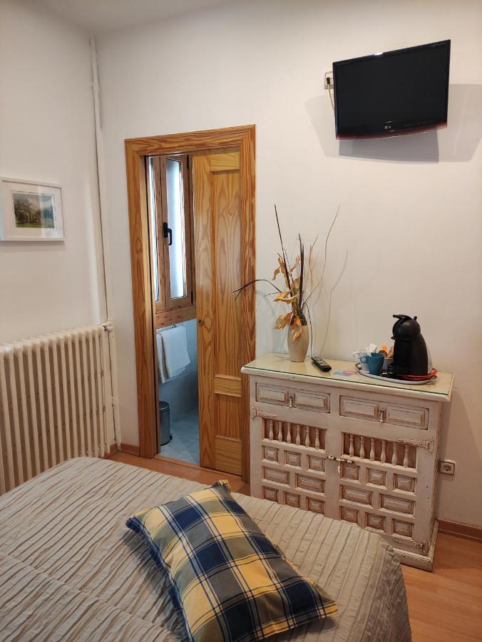 Hostal Escartin Sabiñánigo Esterno foto