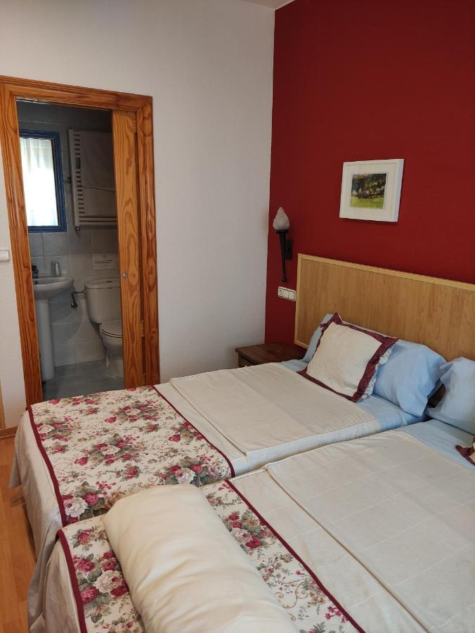 Hostal Escartin Sabiñánigo Esterno foto