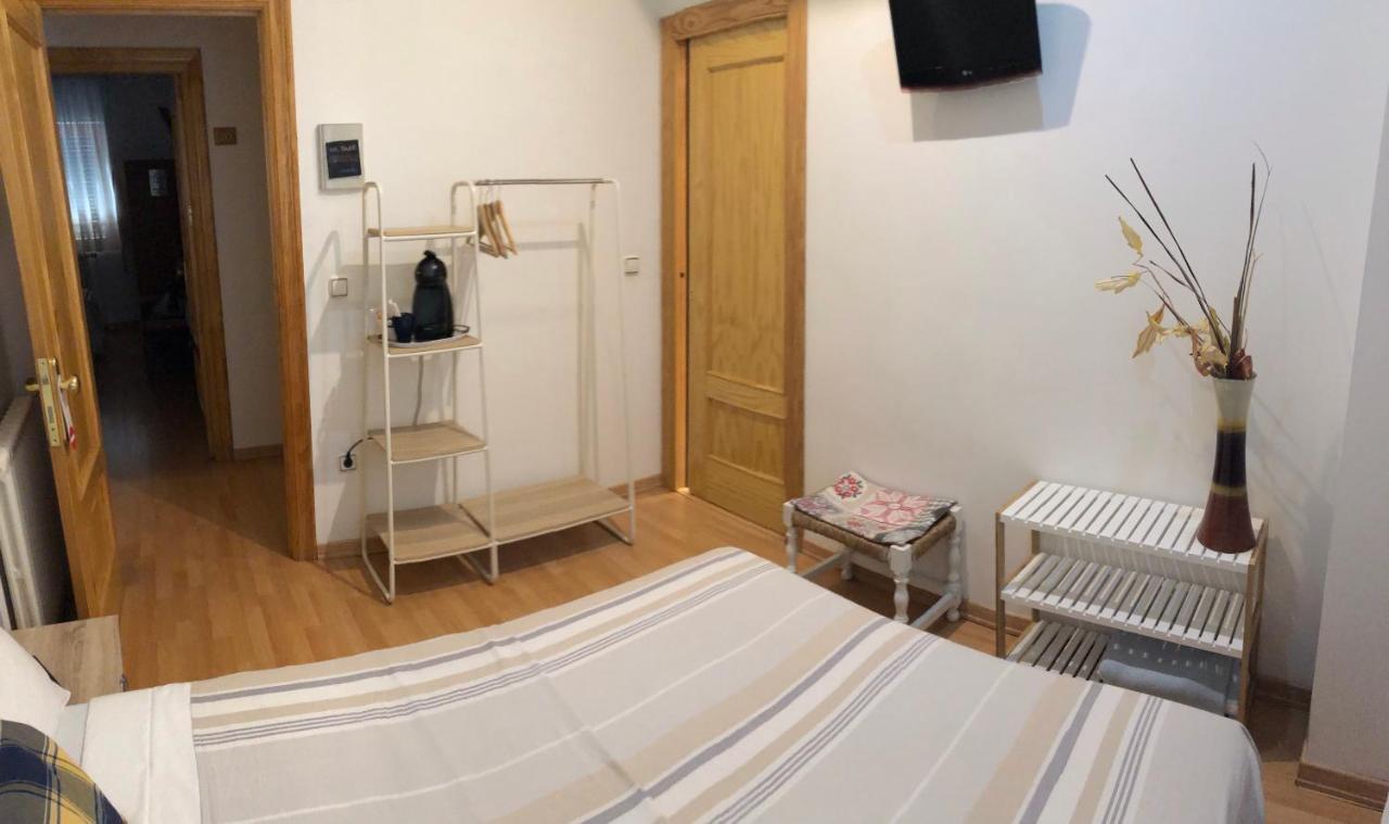 Hostal Escartin Sabiñánigo Esterno foto