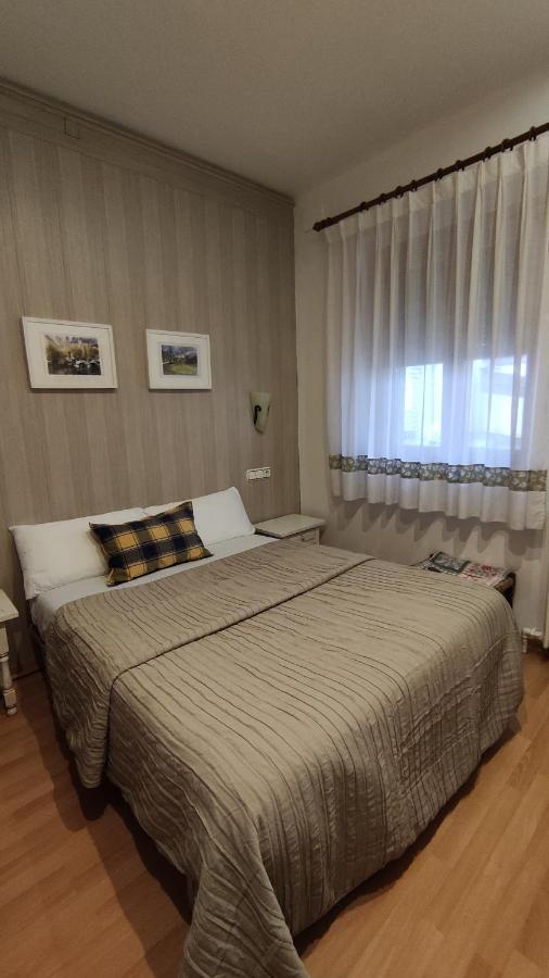 Hostal Escartin Sabiñánigo Esterno foto