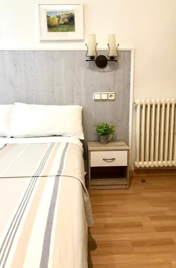 Hostal Escartin Sabiñánigo Esterno foto